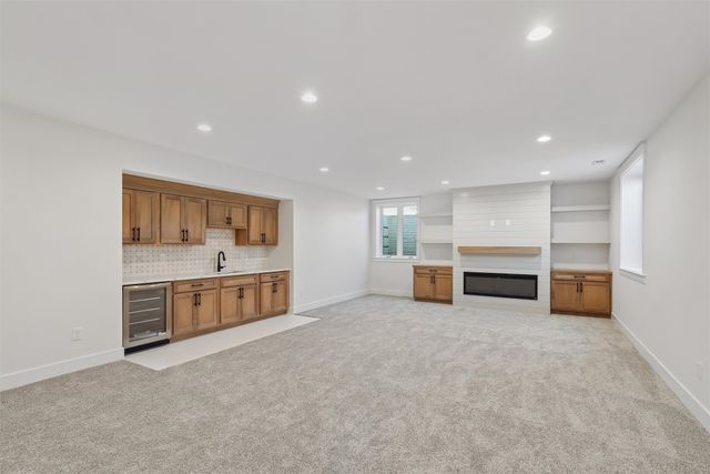 17537 Northview Drive, Urbandale, IA 50323