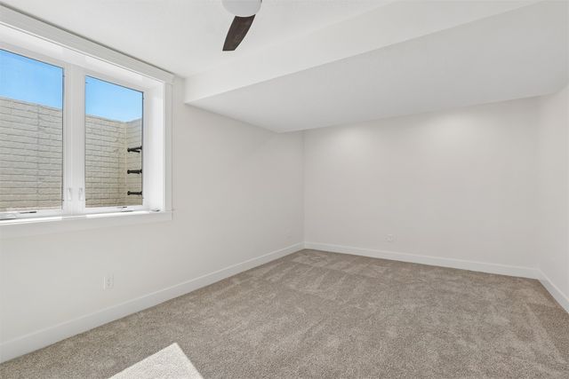 17537 Northview Drive, Urbandale, IA 50323