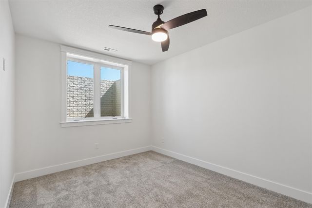 17537 Northview Drive, Urbandale, IA 50323