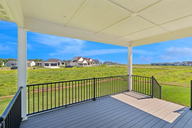 17537 Northview Drive, Urbandale, IA 50323