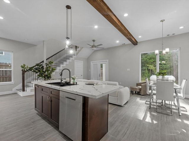 729 Magnolia Point Drive, Huffman, TX 77336
