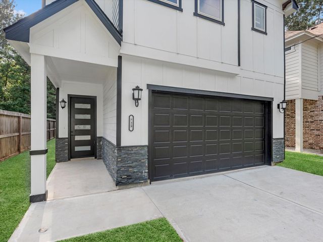 729 Magnolia Point Drive, Huffman, TX 77336