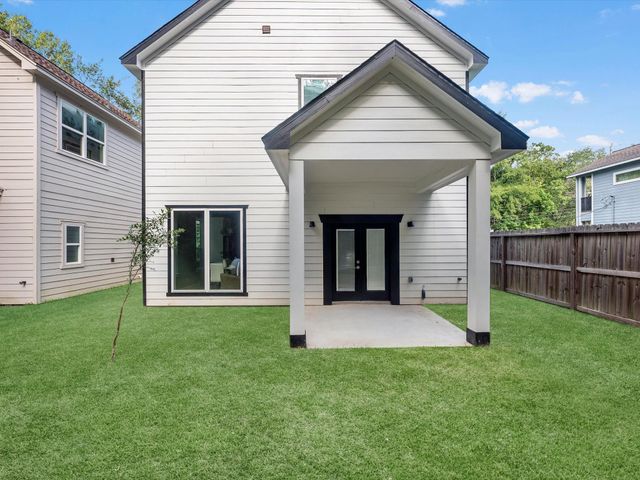 729 Magnolia Point Drive, Huffman, TX 77336