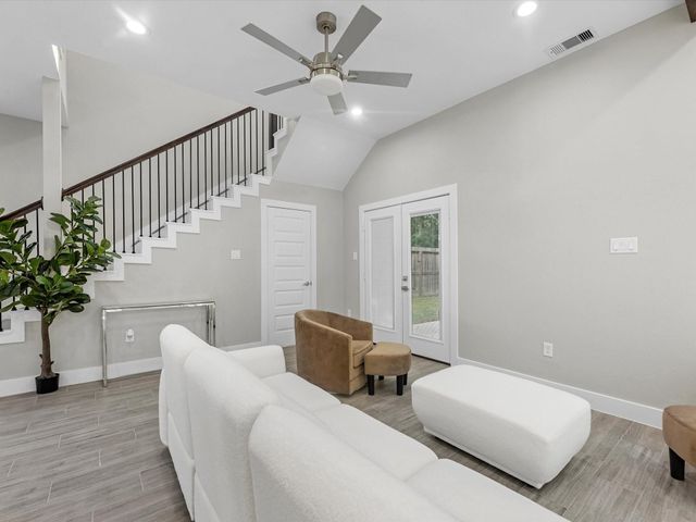 729 Magnolia Point Drive, Huffman, TX 77336