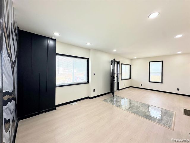 11423 Freeland Street, Detroit, MI 48227