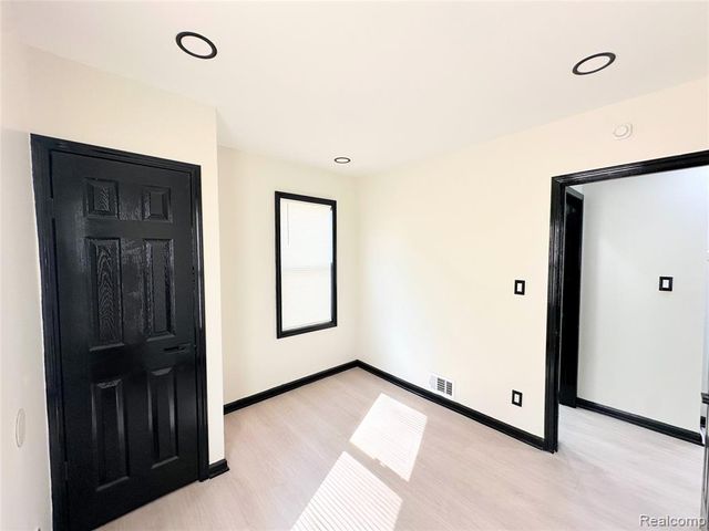 11423 Freeland Street, Detroit, MI 48227