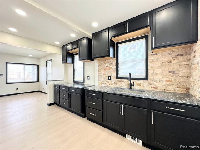 11423 Freeland Street, Detroit, MI 48227