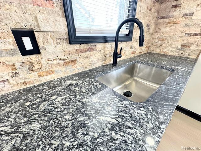 11423 Freeland Street, Detroit, MI 48227