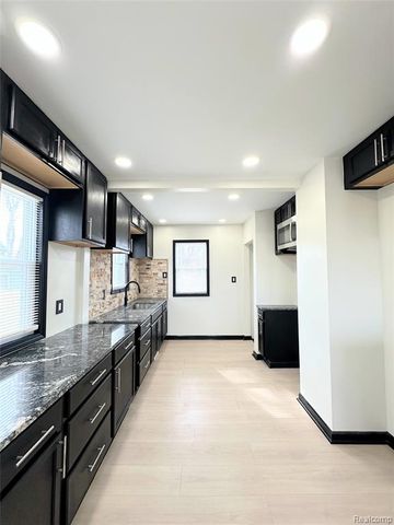 11423 Freeland Street, Detroit, MI 48227