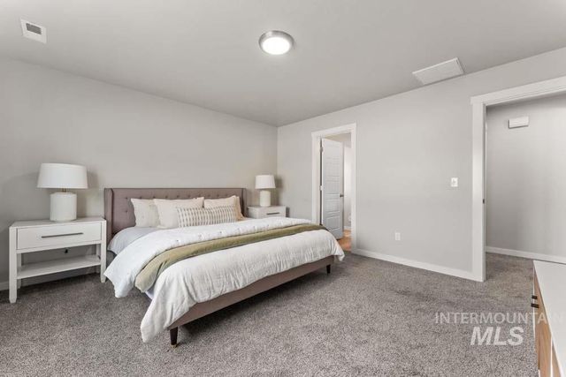 5796 N Oakstone Ave, Meridian, ID 83646