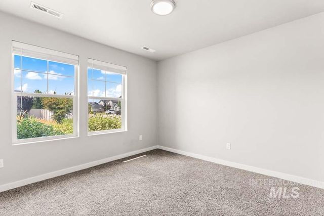 5796 N Oakstone Ave, Meridian, ID 83646