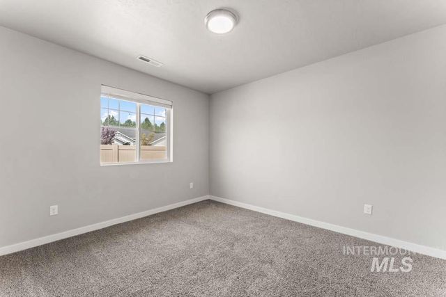 5796 N Oakstone Ave, Meridian, ID 83646