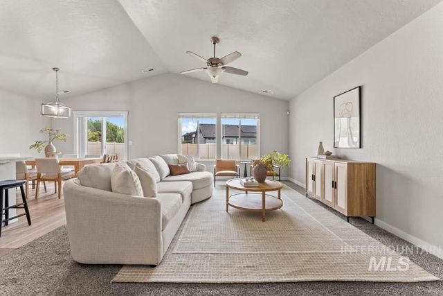 5796 N Oakstone Ave, Meridian, ID 83646