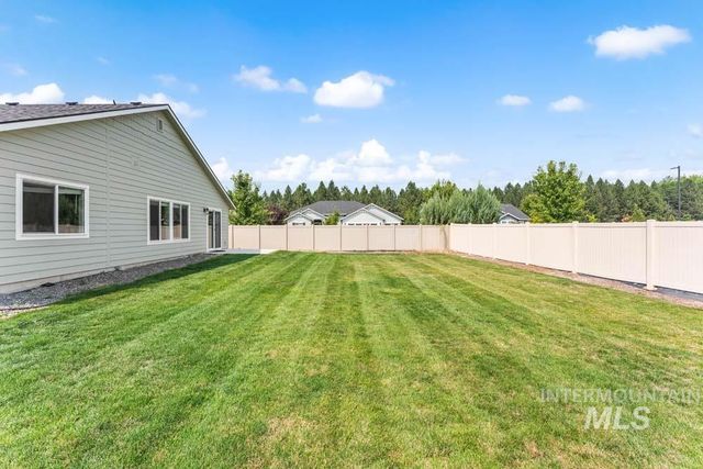 5796 N Oakstone Ave, Meridian, ID 83646