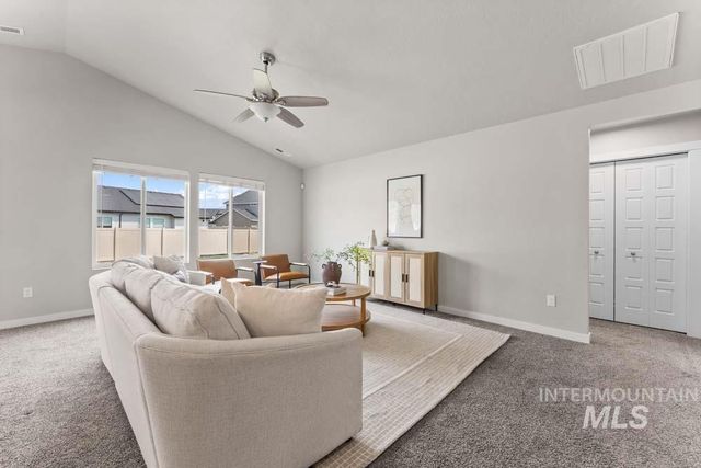 5796 N Oakstone Ave, Meridian, ID 83646
