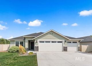 5796 N Oakstone Ave, Meridian, ID 83646