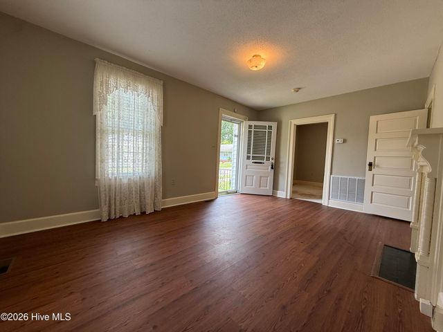 304 E Woodall Street, Smithfield, NC 27577