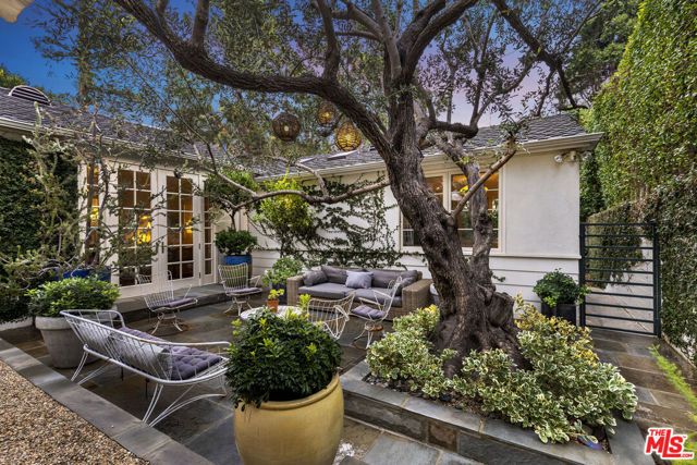 163 Acari Drive, Los Angeles, CA 90049