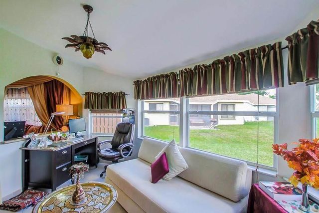 9709 Sunny Isle Circle, Boca Raton, FL 33428