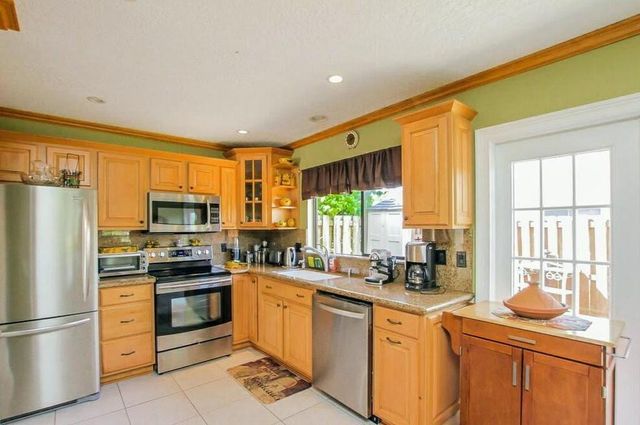 9709 Sunny Isle Circle, Boca Raton, FL 33428