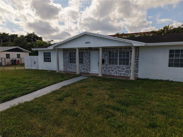 20570 NW 1st Ct, Miami Gardens, FL 33169