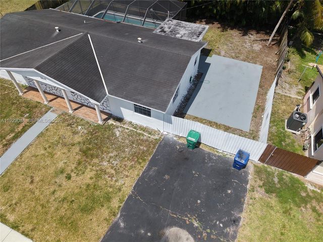 20570 NW 1st Ct, Miami Gardens, FL 33169