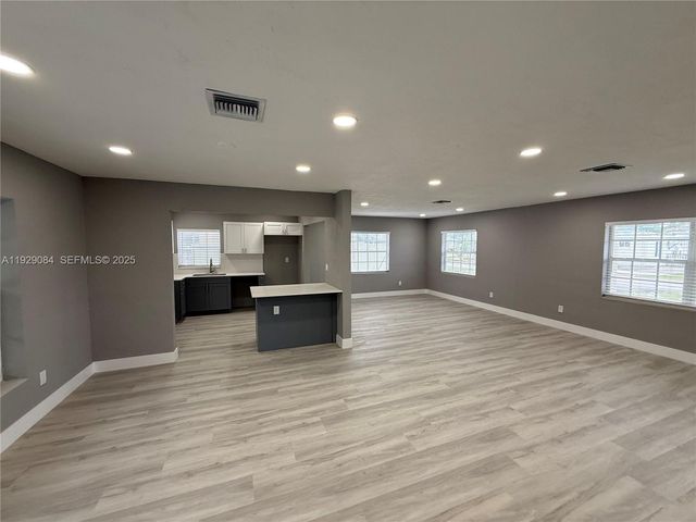 20570 NW 1st Ct, Miami Gardens, FL 33169