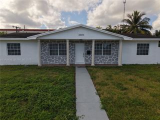 20570 NW 1st Ct, Miami Gardens, FL 33169