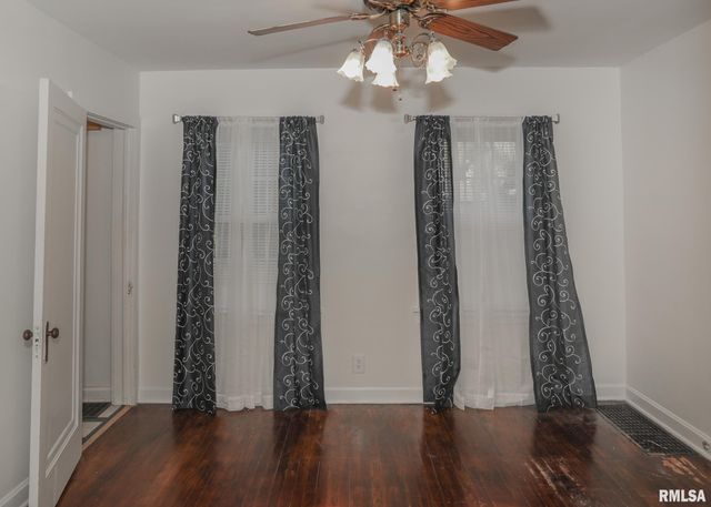 421 10TH Street A, Silvis, IL 61282