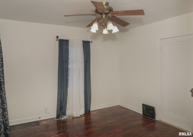 421 10TH Street A, Silvis, IL 61282