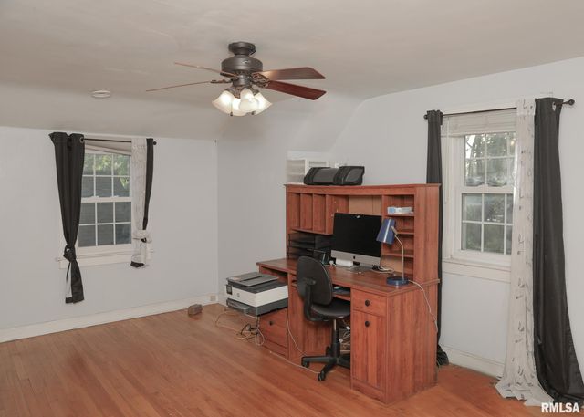 421 10TH Street A, Silvis, IL 61282