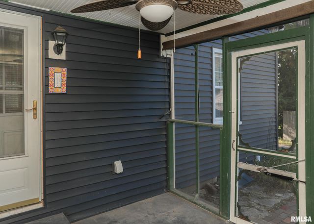 421 10TH Street A, Silvis, IL 61282