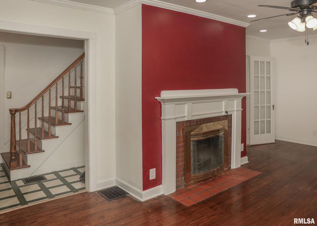 421 10TH Street A, Silvis, IL 61282