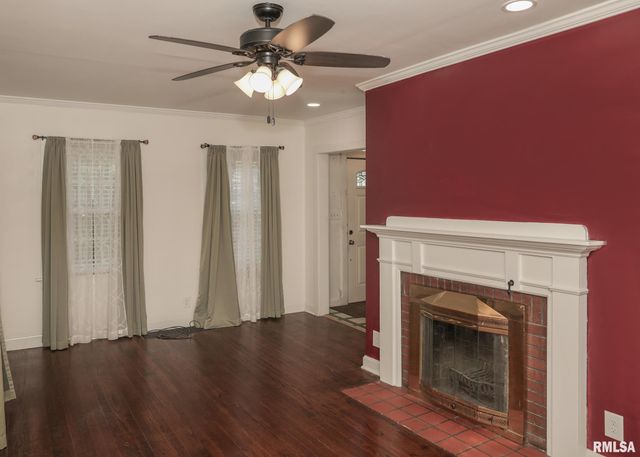 421 10TH Street A, Silvis, IL 61282