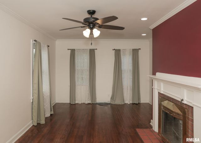 421 10TH Street A, Silvis, IL 61282