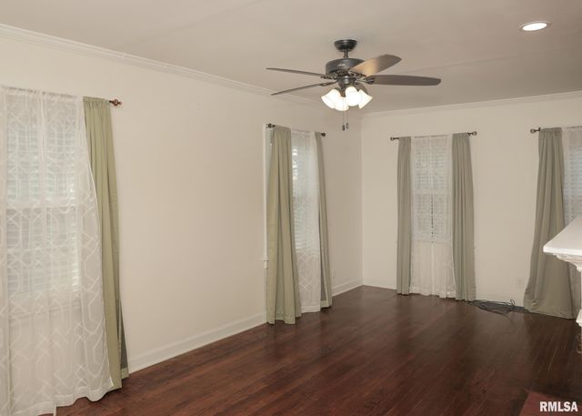 421 10TH Street A, Silvis, IL 61282