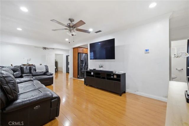 156 E 49th, Long Beach, CA 90805