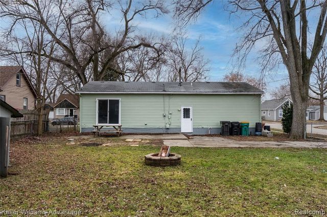 21740 Colgate Street, Farmington, MI 48336