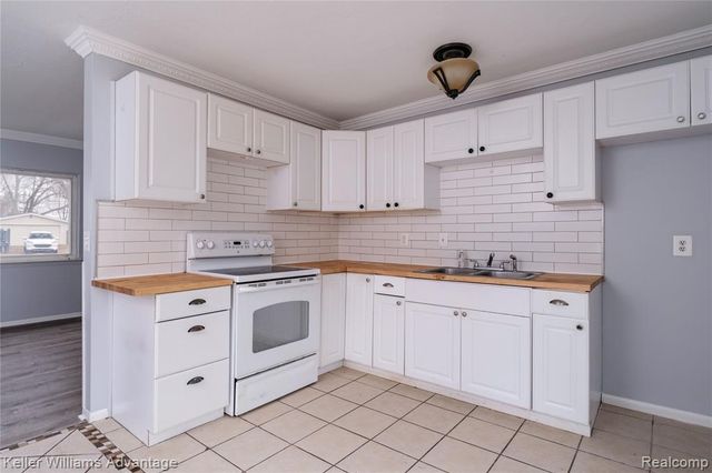 21740 Colgate Street, Farmington, MI 48336