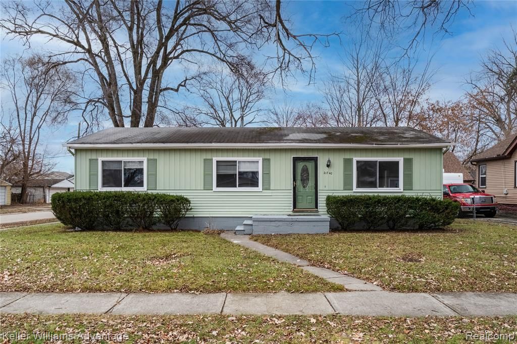 21740 Colgate Street, Farmington, MI 48336