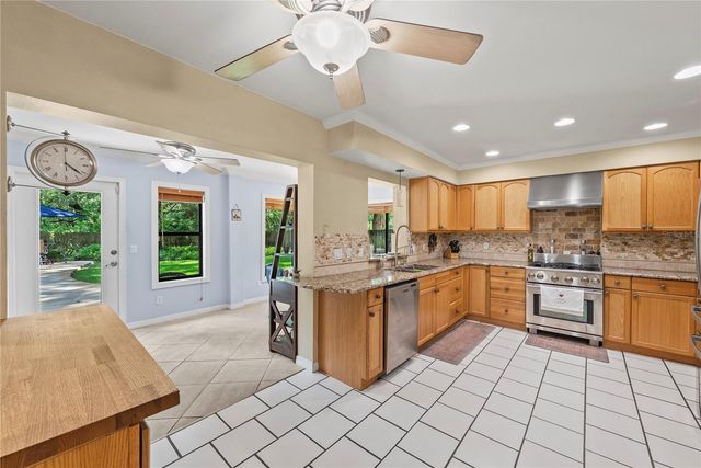2503 HIGH OAKS LANE, Lutz, FL 33559