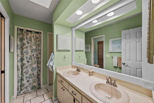 2503 HIGH OAKS LANE, Lutz, FL 33559