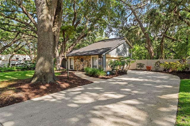 2503 HIGH OAKS LANE, Lutz, FL 33559