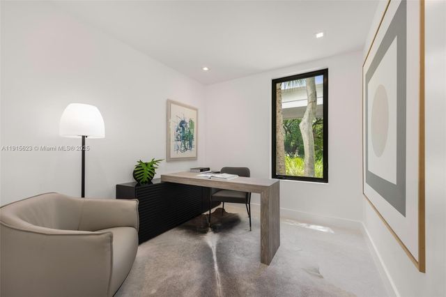 94 SW 28th Rd 3, Miami, FL 33129