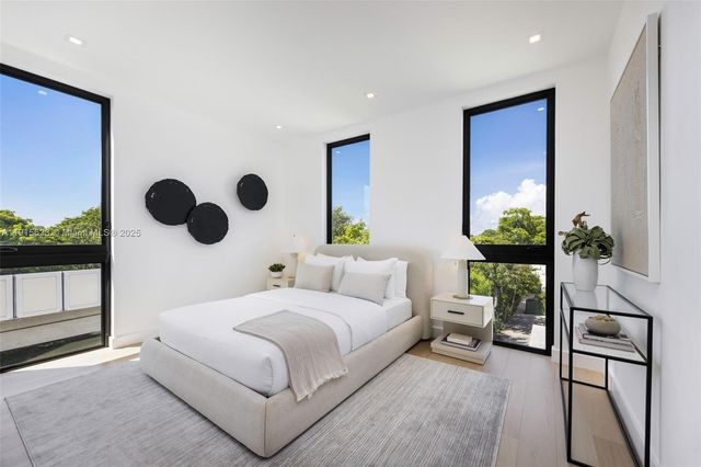 94 SW 28th Rd 3, Miami, FL 33129