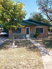 2802 Nichols, Kerrville, TX 78028