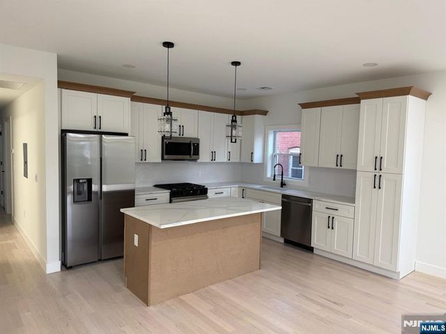 524 15th Street, Newark, NJ 07103