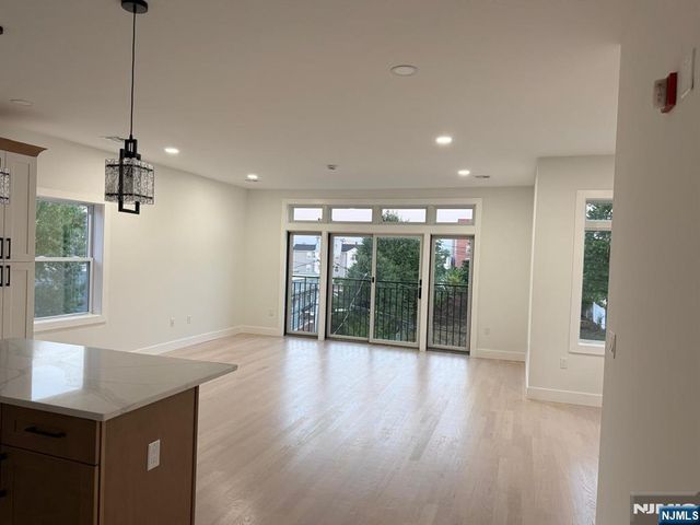 524 15th Street, Newark, NJ 07103