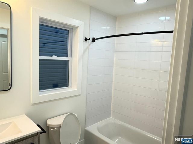 524 15th Street, Newark, NJ 07103