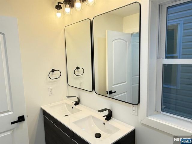 524 15th Street, Newark, NJ 07103